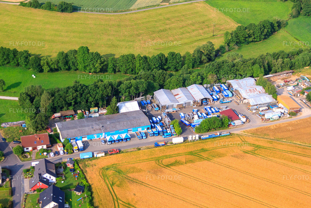 Luftbild: Werksgelände der Zelte-Walter GmbH im Ortsteil Hattenhof in Neuhof im Bundesland Hessen in Deutschland.Foto: IMG_68888.jpg vom 22.06.2014 durch Werner Riehm/FLY-FOTO.deAuflösung des Originals: 4752 x 3168 pxWWW.ZELTEWALTER.DE
