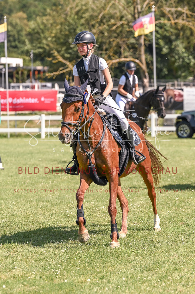 Schugtsche-Düren.2024.04-Stilspringprf.E-124 | Schugtsche Fotografie - Realisiert mit Pictrs.com