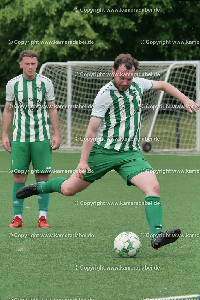 Fußball : Bezirksliga : TV Voerde - FC Sterkrade 72 | Fußball : Bezirksliga : TV Voerde - FC Sterkrade 72 am 25.05.2025 in Voerde - Realisiert mit Pictrs.com