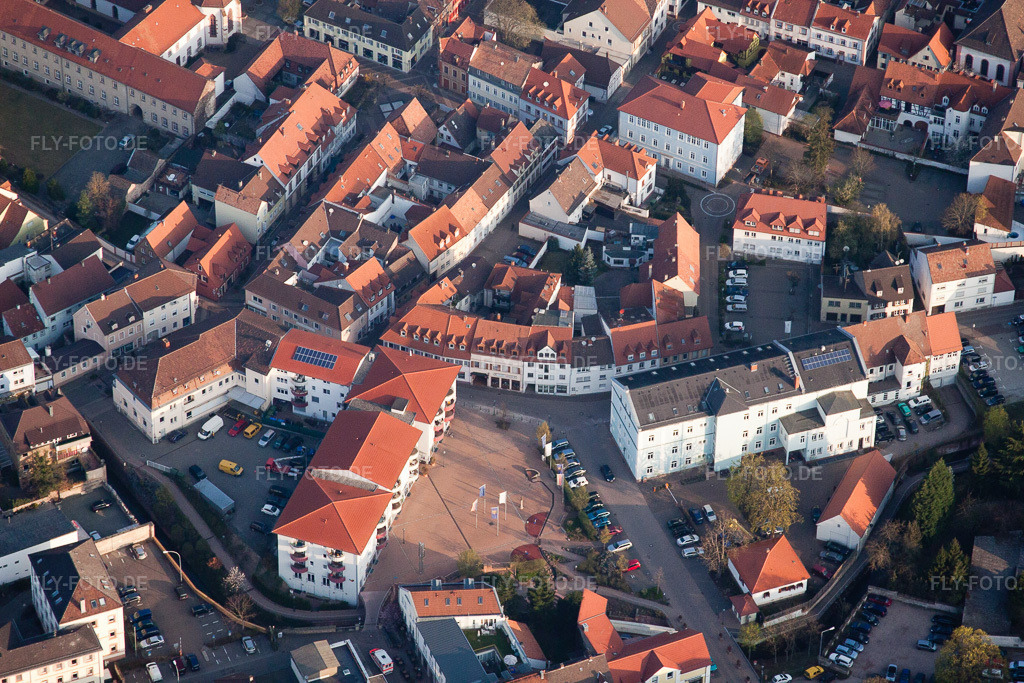Luftbild: Platz- Ensemble Nardiniplatz im Innenstadt- Zentrum in Germersheim im Bundesland Rheinland-Pfalz in Deutschland. Foto: IMG_49201.jpg vom 28.03.2012 durch Werner Riehm/FLY-FOTO.de