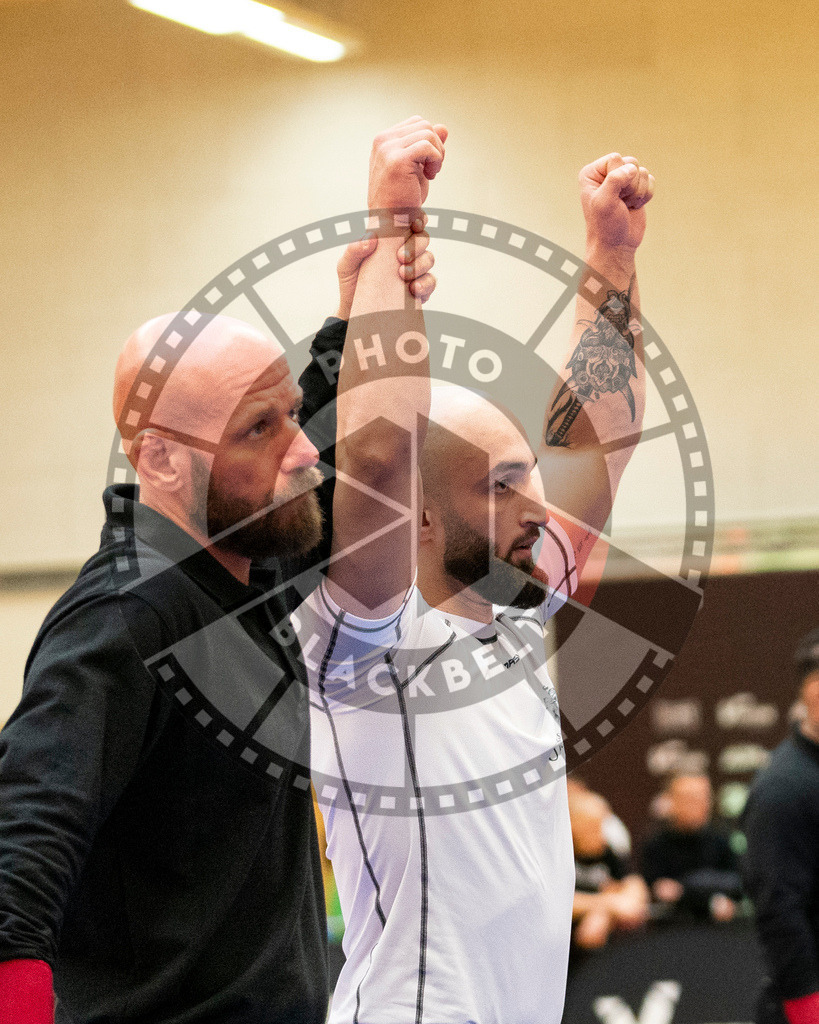 20231118PBB13711 | Fighters compete during the AJP Tour 600 Frankfurt Championship in Frankfurt/Main, Germany, on November 18, 2023.