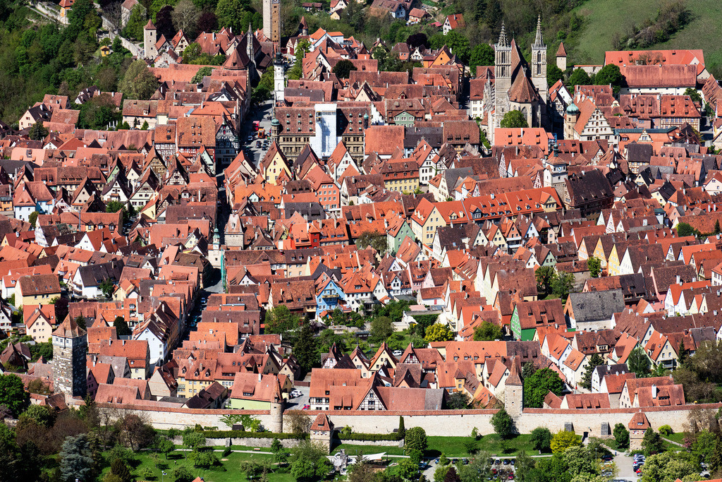 dr__0027004.jpg | ROTHENBURG OB DER TAUBER 14.05.2019 Stadtansicht des Innenstadtbereiches in Rothenburg ob der Tauber im Bundesland Bayern, Deutschland. // City view on down town in Rothenburg ob der Tauber in the state Bavaria, Germany. Foto: Daniel Reiter