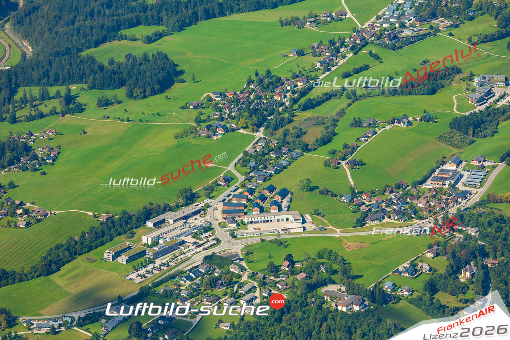 Luftaufnahme von Bad Aussee Vs Google Maps- Die Luftaufnahme wurde 2025 vom UL-Flugzeug heraus erstellt ( keine Drohne ) - Hochauflösende Luftaufnahme - für professionelle Ausdrucke geeignet. Die Geschenkidee !Mit Lizenz und Bildrechte bestellbar