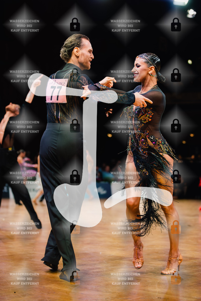 GOC 2025 - WDSF GrandSlam Latin 10-11th (77) Daniel Dingis _ Alessia-Allegra Gigli (Germany)-2025-08-23-4039 | Webshop for digital downloads and prints of dance sport, event & show photographer Julian Link - Realisiert mit Pictrs.com