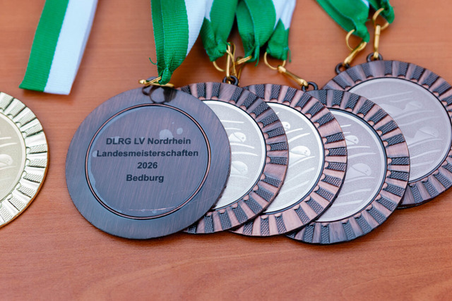 DLRG, Wettkampf, Rettungssport, Landesverbandsmeisterschaften 2026 13.06.2026 | Bedburg, Deutschland - June, 13: Bronzemedallien der Landesverbandsmeisterschaften 2026 im MonteMare Bedburg. (Foto: Benedikt Lang (DLRG) - Realisiert mit Pictrs.com