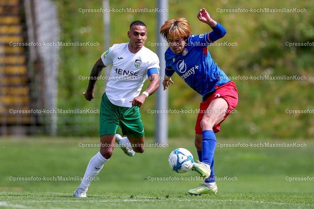 WSV02052601045 | 02.05.2026, Fußball, RL West, Wuppertaler SV - FC Gütersloh, Regionalliga Herren, 32. Spieltag, Stadion am Zoo in Wuppertal, Saison 2025 2026: Toshiaki Miyamoto&nbsp;(Wuppertaler SV #03) im Zweikampf gegen  David Winke&nbsp;(FC Gütersloh #17)  DFB regulations prohibit any use of photographs as image sequences and or quasi-video.
