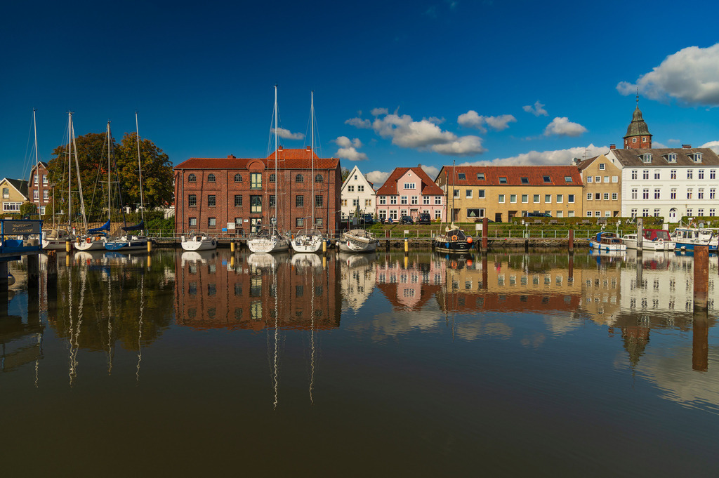 2024_10_05_SH-GLUECKSTADT_MCP2742 | Hochwertig gedruckte Fotografien für die Wand, als Kalender und zum Verschenken. Hamburg & Norddeutschland und überall wo ich mit der Kamera unterwegs war.