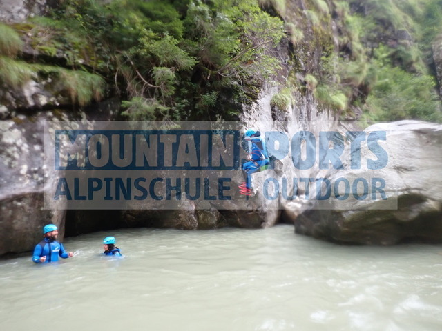 P8060119 | Bestelle die Bilder deines Berg- oder Wasser-Abenteuers mit Mountain Sports bequem von zu Hause aus direkt über unseren Online Fotoshop von pictrs.com. - Realisiert mit Pictrs.com