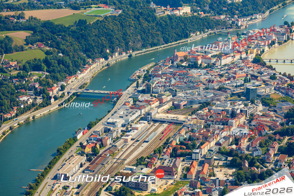 Luftaufnahme von Passau - Die Luftaufnahme wurde 2025 vom UL-Flugzeug heraus erstellt ( keine Drohne ) - Hochauflösende Luftaufnahme - für professionelle Ausdrucke geeignet. Die Geschenkidee !Mit Lizenz und Bildrechte bestellbar
