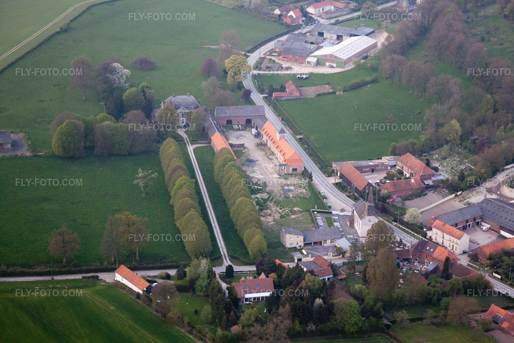Aerial view: View of the town in Fontaine-lès-Boulans in the state Pas de Calais, France.Photo: IMG_40123.jpg taken on 04/17/2011 by Werner Riehm/FLY-FOTO.comResolution of the original: 4752 x 3168 px
