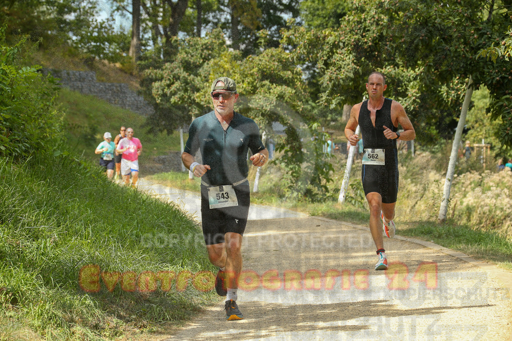 250824_1414_EX1_5455 | Sportfotografie im Rhein-Sieg Kreis, Köln, Bonn, NRW, Rheinland Pfalz, Hessen, etc. Unser Tätigkeitsfeld umfasst den Laufsport vom Volkslauf über den Marathon, Duathlon, Triathon bis zum Ultralauf wie Kölnpfad Ultra oder Schindertrail.