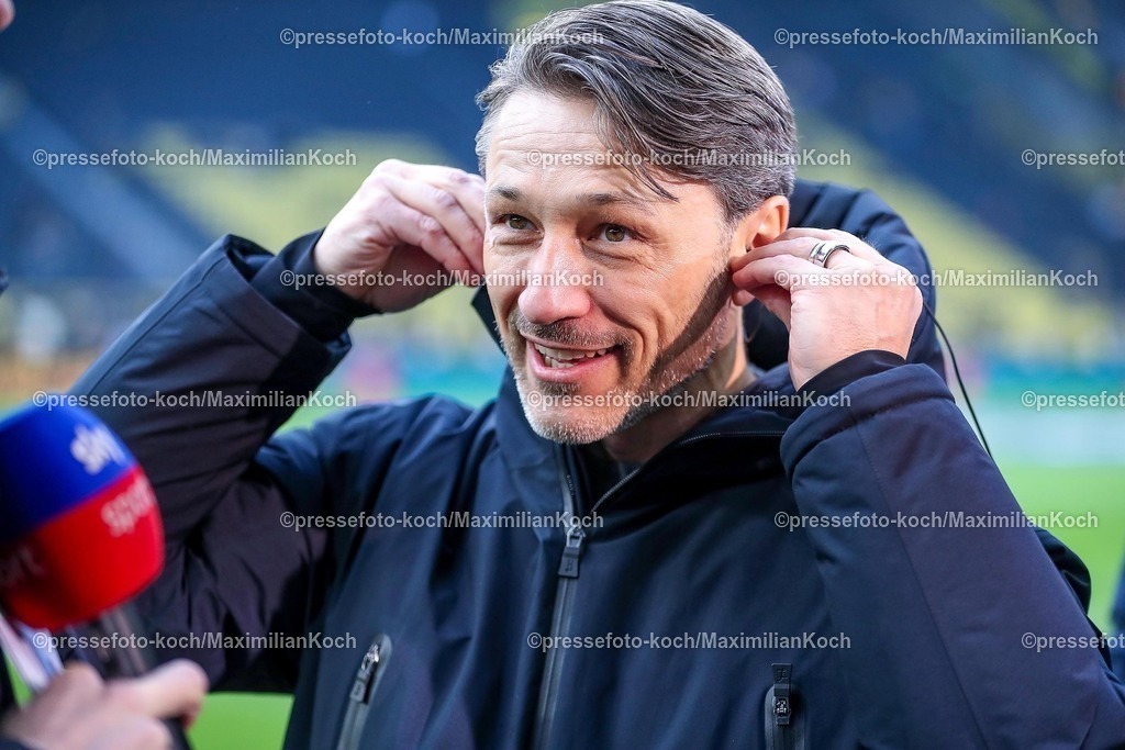 BVB08022502132 | 08.02.2025, Fußball, Borussia Dortmund - VfB Stuttgart, 1. Fußball Bundesliga, 21. Spieltag, Signal Iduna Park, Saison 2024 2025: Trainer Niko Kovac (Cheftrainer BVB) bei seinem Debut als Dortmund-TrainerDFB regulations prohibit any use of photographs as image sequences and or quasi-video.