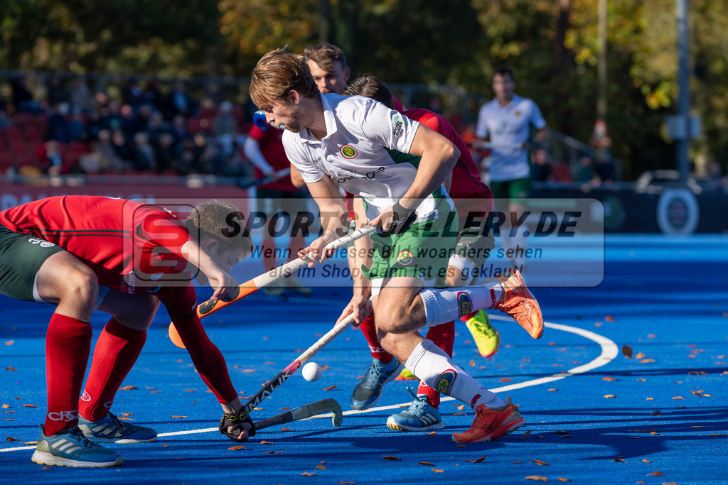 HK_20241103_108471 | 1. Bundesliga Herren Crefelder HTC - Hamburger Polo Club am 3.11.2024 CHTC Krefeld, Krefeld , Schröder Mika ( Crefelder HTC #33 ) , Julius Hayner ( Crefelder HTC #6 )