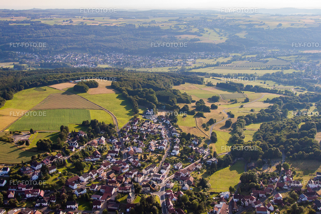 Ortsansicht von Osten | Luftbild: Ortsansicht von Osten im Ortsteil Udenhain in Brachttal im Bundesland Hessen in Deutschland. Foto: IMG_68573.jpg vom 21.06.2014 durch Werner Riehm/FLY-FOTO.de - Realisiert mit Pictrs.com