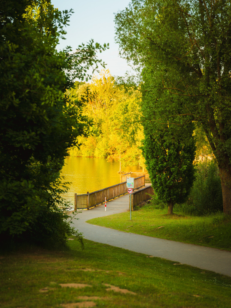 Heidbergsee--2 | Entdecke exklusive Fotokunst aus Braunschweig: Bildband, Leinwände, Postkarten, Kalender, digitale Downloads & Bildlizenzen. Jetzt im offiziellen Beautiful Braunschweig Shop! - Realisiert mit Pictrs.com