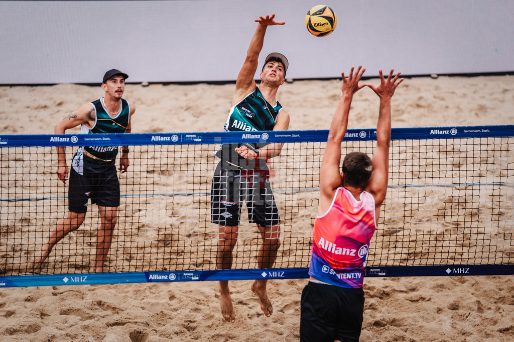 Beachvolleyball | Frauen | Allianz German Beach Tour 2025 | Tourstop Hamburg | 30.05.2025 | Sven Winter beim Angriff
