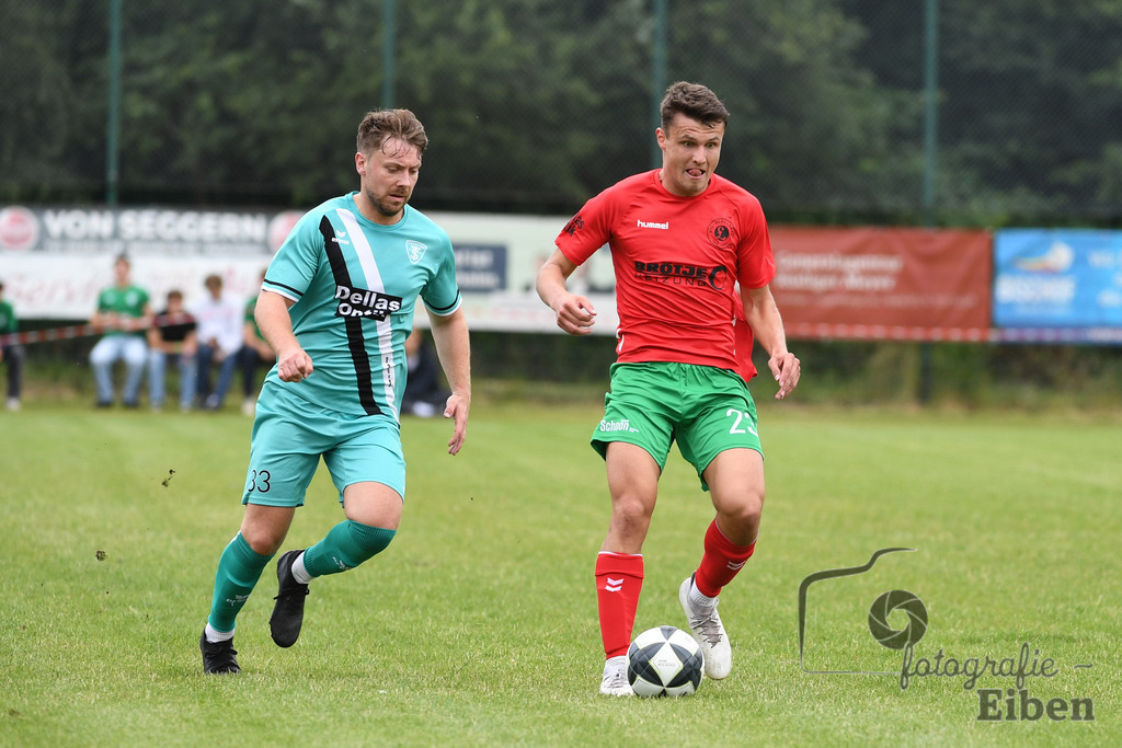 Sport-Duwe Cup | Sport-Duwe Cup Oldenburg; TuS Eversten (mint)-VFL Oldenburg (rot) am 05.07.2025 in Oldenburg (Sportanlage TuS Eversten), Photo: Philip Eiben 2025 - Realisiert mit Pictrs.com