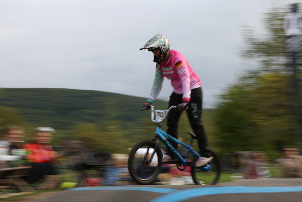 M87C1205 | German Pumptrack Series - Realisiert mit Pictrs.com