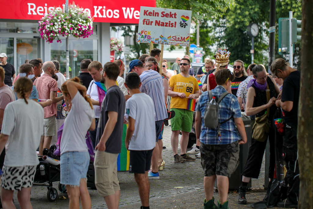 CSD_Moers_190725_005 | Bildergalerie von Sport-Ereignissen aber auch von weiteren spannenden Dingen - nicht nur vom Niederrhein. In Anlehnung an den bekannten Spruch von Hanns Dieter Hüsch heißt das Motto: "Niederrhein ist überall".  - Realisiert mit Pictrs.com