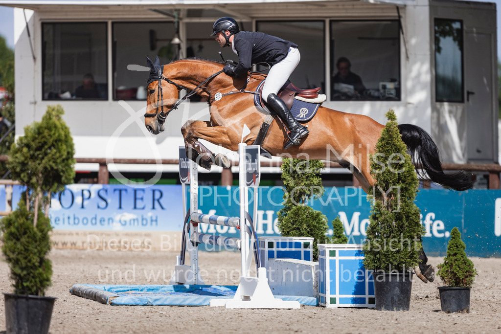 250506_Mühlen_SprPf-L2-452 | Deine schönsten Turniermomente als professionelle Fotos! Entdecke hochwertige Pferdesport-Fotografie im Online-Shop. Jetzt Fotos finden & bestellen!