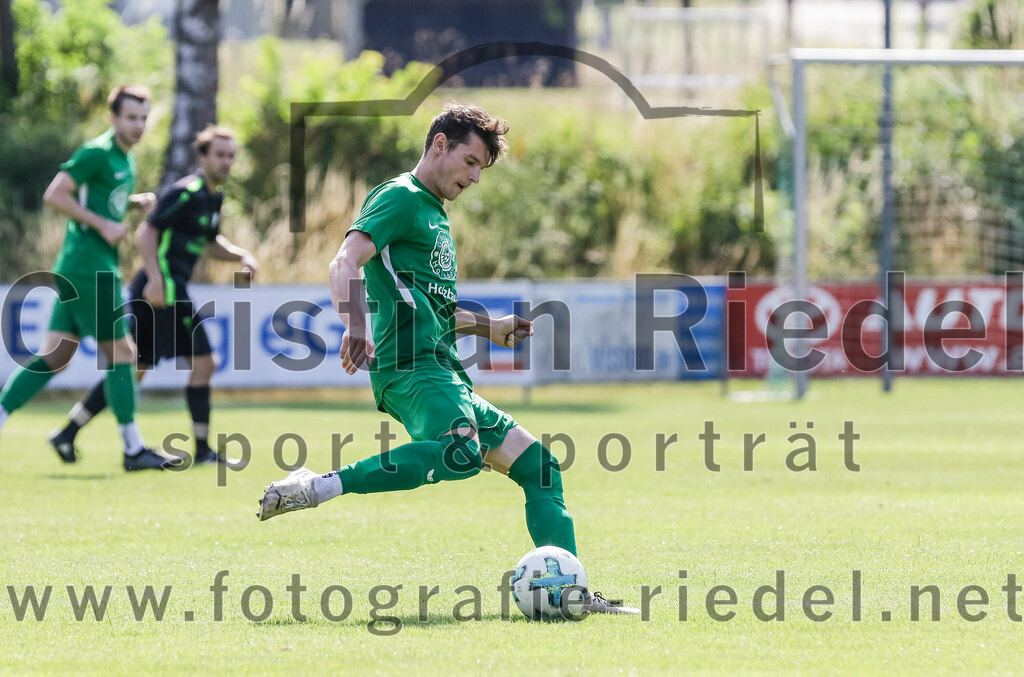 2023-07-09_004_FC_Forstern_gegen_SpVgg_Neuching | Forstern, Deutschland, 09.07.2023:
Fußball, Kreisklasse 2023 / 2024, Testspiel, FC Forstern gegen SpVgg Neuching, Endergebnis: 2:4

Bastian Keilhacker (FC Forstern, #4)

Foto: Christian Riedel / fotografie-riedel.net