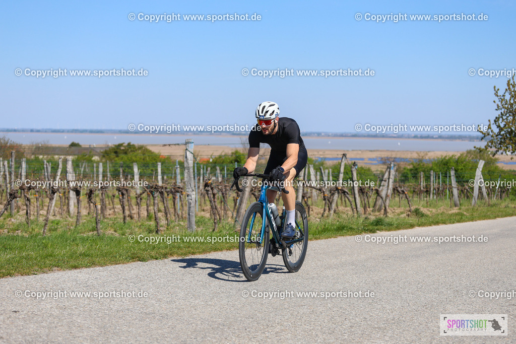 IMG_9628 | @sportshot_your_pictrs #yourpictures#roadtowm2029 #nrm #neusiedlerseeradmarathon #neusiedlersee #neusiedlerseetourismus #burgenland #mörbisch #nrm26 #burgenlandtourismus #voglundco #poweredbyburgenlandtourismus #radsport #rad #marathon #ucigranfondo #visitburgenland #ucigranfondoworldseries