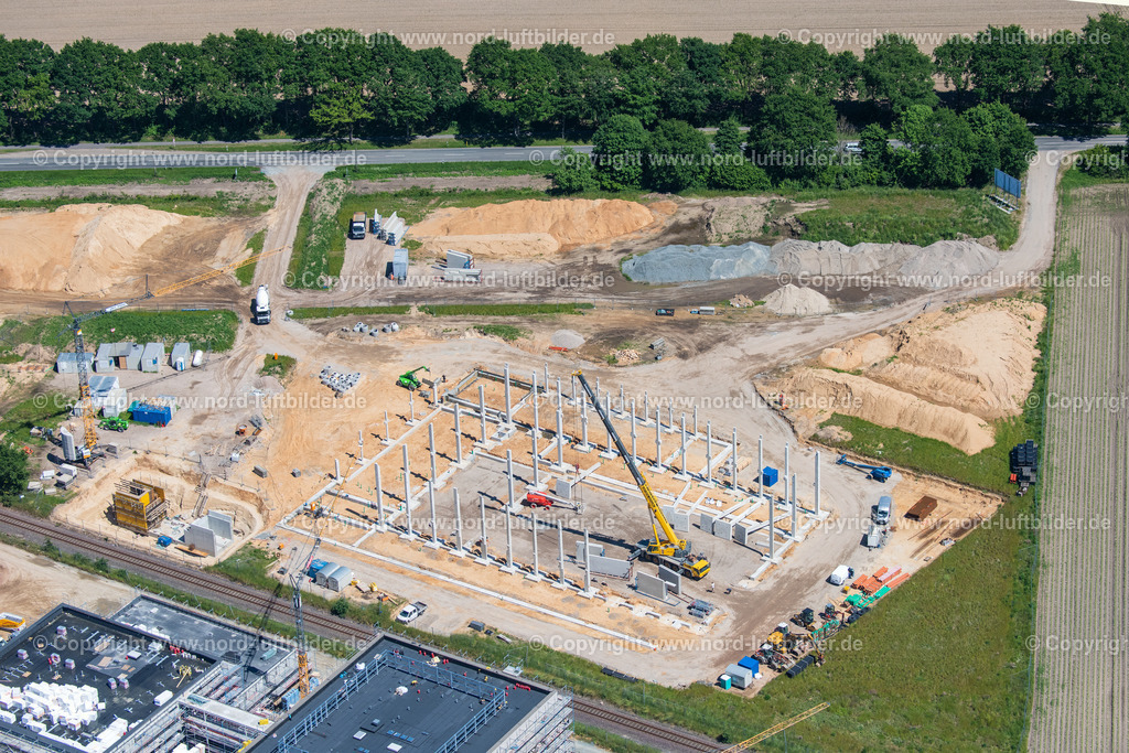 Stade_Riensförde_Bau_der_Sporthalle_ELS_0224030622 | STADE 03.06.2022 Neubau- Baustelle " Bildungscampus Riensförde " an der Straße Stadtweg in Stade im Bundesland Niedersachsen, Deutschland. Weiterführende Informationen bei: Hansestadt Stade,  gmp International GmbH. // New construction site " Bildungscampus Riensfoerde " on the street Stadtweg in Stade in the state Lower Saxony, Germany. Further information at: Hansestadt Stade,  gmp International GmbH. Foto: Martin Elsen