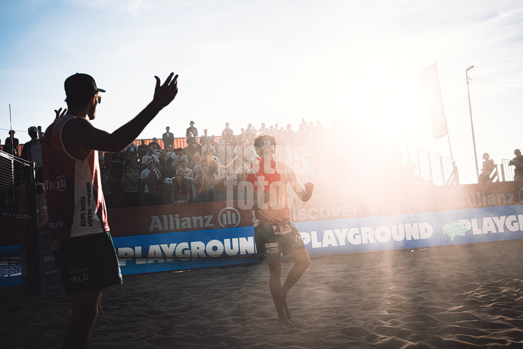 Beachvolleyball | Männer | Allianz German Beach Tour 2025 | Tourstop Düsseldorf | 09.05.2025 | v.l. Jubel bei Niklas Held und Hennes Nissen nach dem Sieg