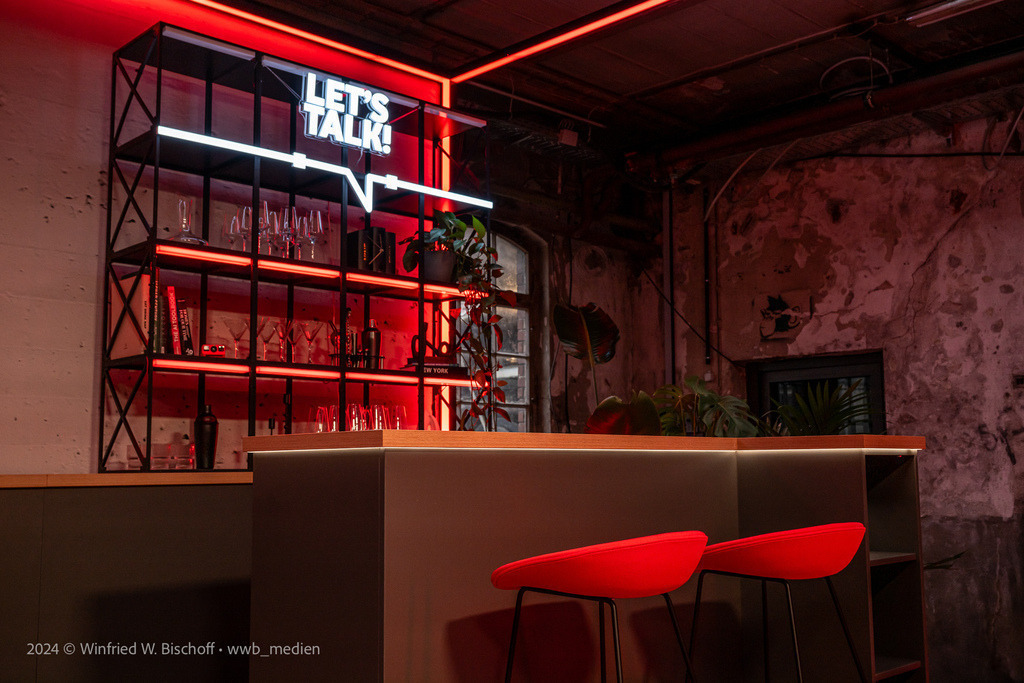 wwb_1975 | <Fotografie> <Video> <Film> <Winfried Bischoff> - Realisiert mit Pictrs.com