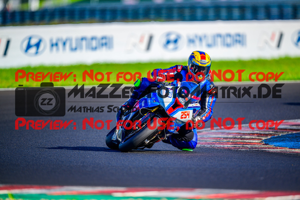 MaZZes_Fotomatrix_20250912_6007705_0191-2 | ROT