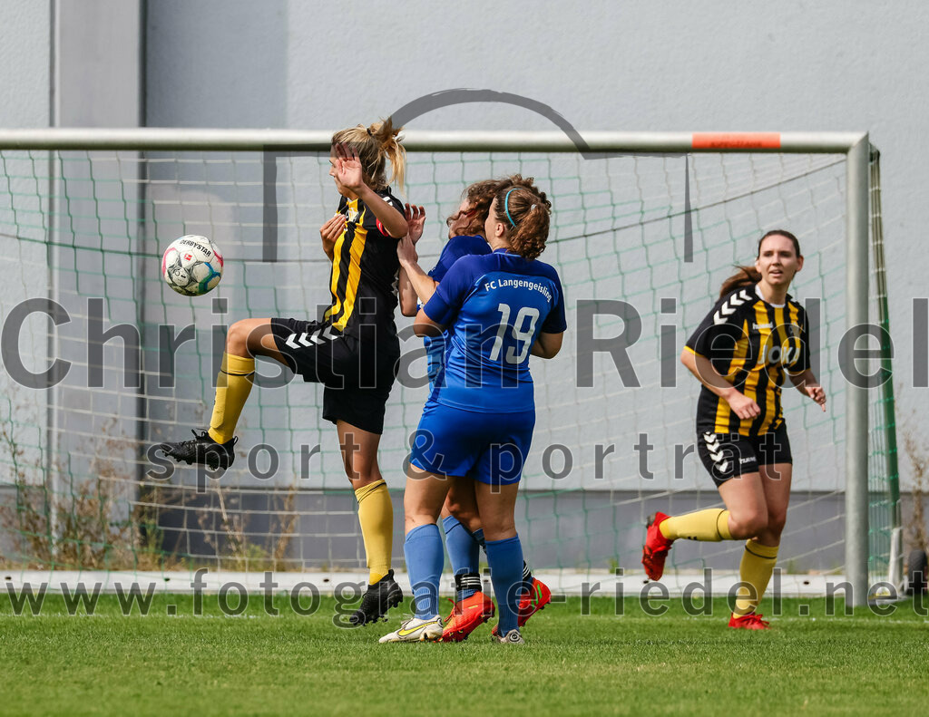 2023-09-03_120_Teamware_Cup_2023 | Oberding, Deutschland, 03.09.2023:
Fußball, TS Teamwear Cup 2023, Vorrunde, FC Schwaig gegen FC Langengeisling, Endergebnis: 

Foto: Christian Riedel / fotografie-riedel.net