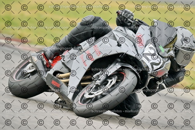 25bt05-0548 | markuskiefer.com - Realisiert mit Pictrs.com