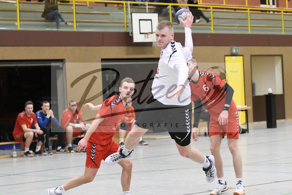 20200125_TEURWD_0040 | Handball, Herren:   beim Spiel der Landesklasse Süd zwischen SG Teuto Handball vs. RW Damme am 25.01.2020 in der Sporthalle-Gellenbeck in Hagen a.T.W., Deutschland.(Foto von Nico Paetzel) - Realisiert mit Pictrs.com