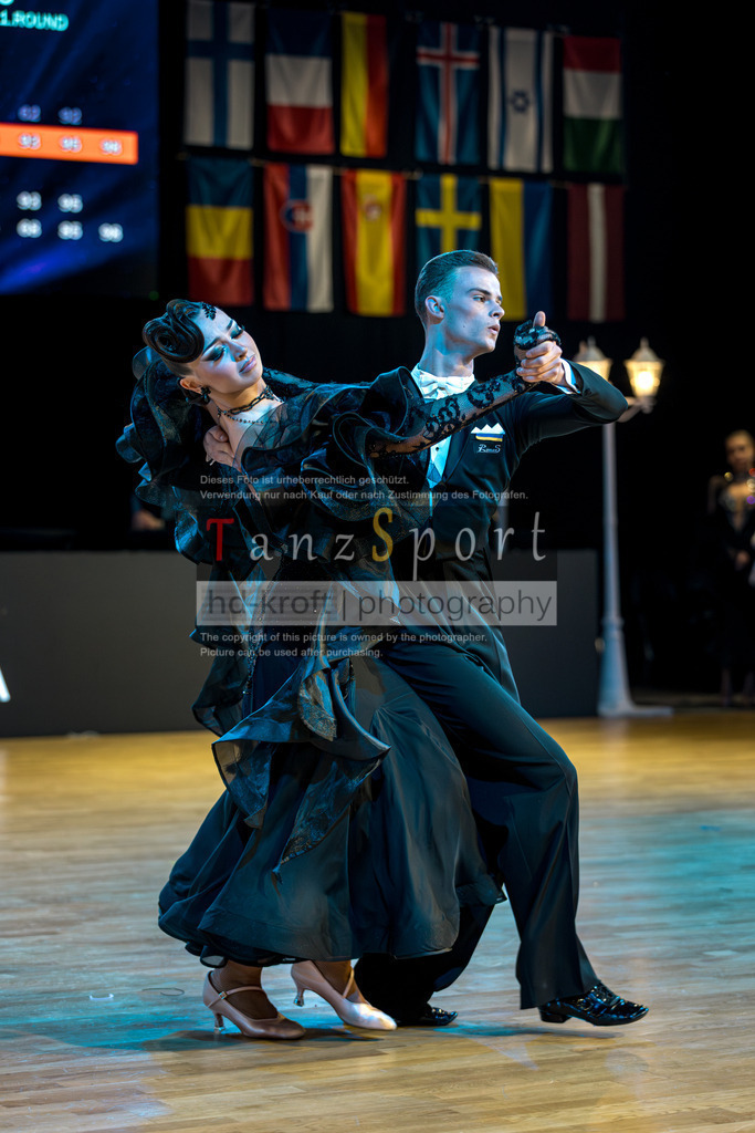 20251214_Baltic-Trophy_2605-2 | Tanzsportbilder, Standardtanz, Lateintanz, WDSF, DTV, LTVB, dancecomp, goc, hessen tanzt, blaues band der spree, walzer, tango, wiener walzer, slowfox, quickstepp, samba, rumba, cha-cha-cha, paso doble. jive, hd-kroft photography, turniertanzsport