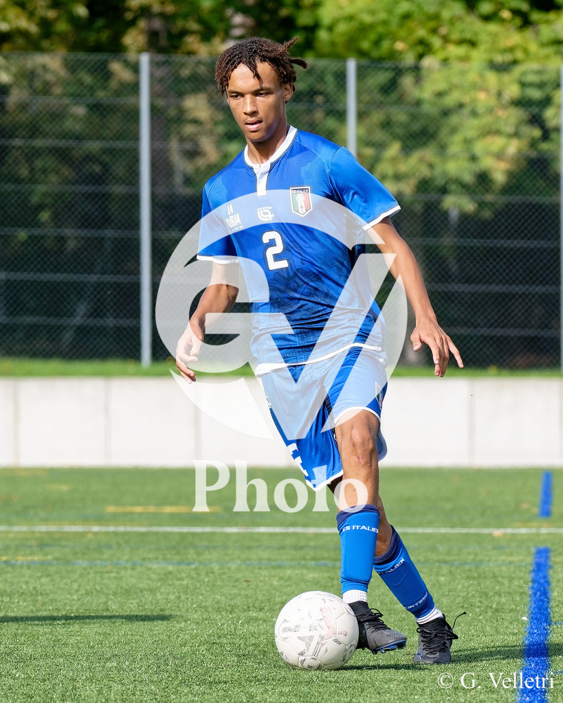 Youth League A - CS Italien - FC Plan-les-Ouates | Benjamin Jallow (2 CS Italien) durant le match de Youth League A entre CS Italien et FC Plan-les-Ouates au Stade du Bois-de-la-Bâtie à Petit-Lancy, Suisse