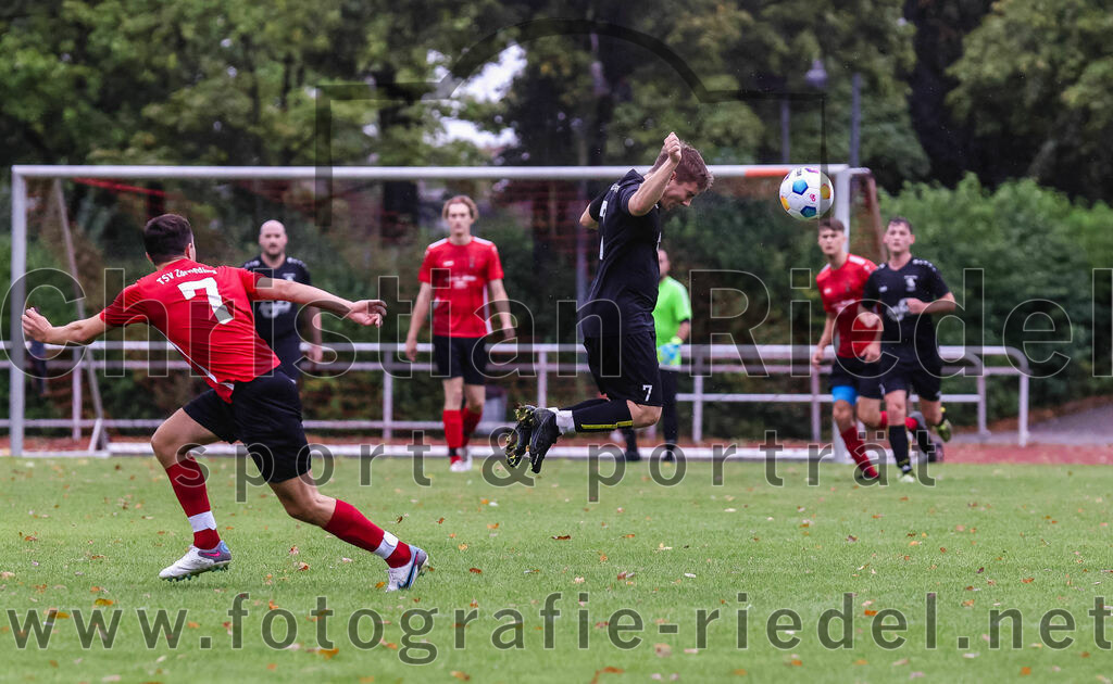 2023-08-27_057_TSV_Zorneding_II_gegen_TSV_Grafing_II | Zorneding, Deutschland, 27.08.2023:
Fußball, A-Klasse 2023 / 2024, 2. Spieltag, TSV Zorneding II gegen TSV Grafing II, Endergebnis: 5:1

Kai Hoffman (TSV Zorneding, #7), Marcell Lazarus (TSV Grafing, #7)

Foto: Christian Riedel / fotografie-riedel.net