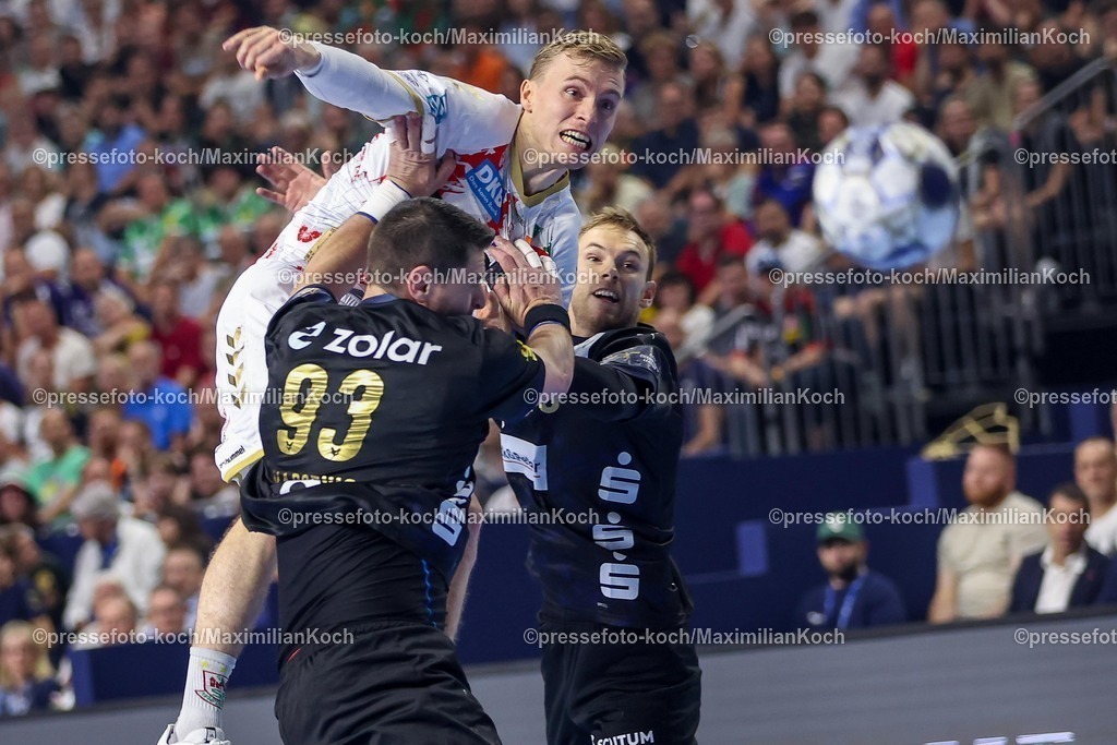 KoeEHF15062502004 | 15.06.2025, Handball, Finale TruckScout24 EHF FINAL4, LANXESS arena Köln, Füchse Berlin - SC Magdeburg: Gisli Kristjansson (Magdeburg #10) gegen Mijajlo Marsenic  (Fuechse Berlin #93) 