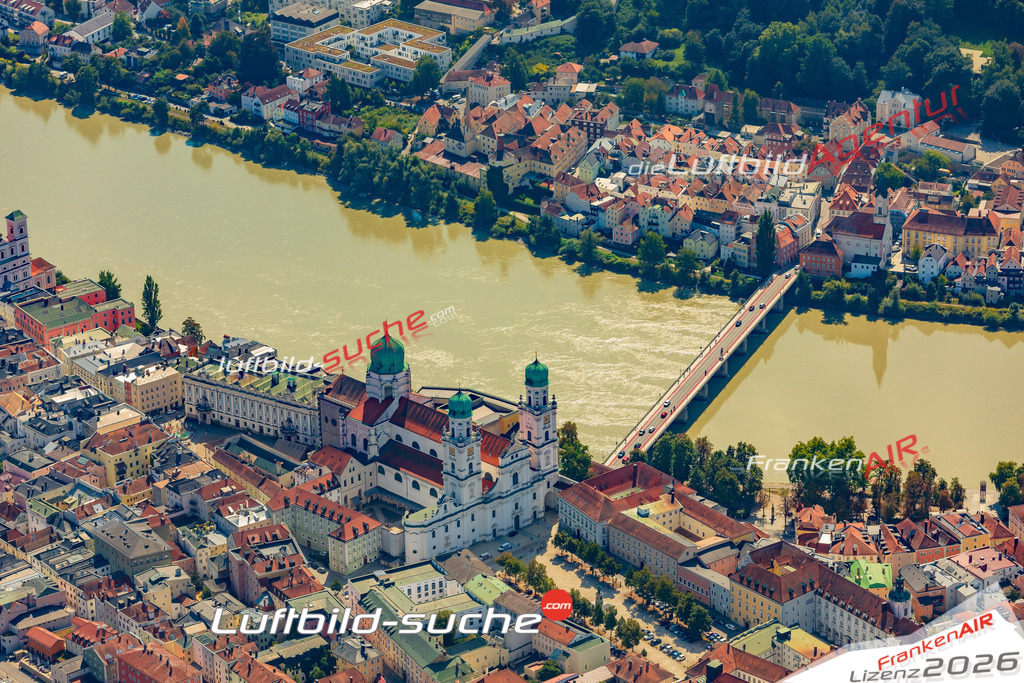 Innstadt Passau Bild- Das Luftbild wurde 2025 vom UL-Flugzeug heraus erstellt ( keine Drohne ) - Hochauflösende Luftaufnahme -Nicht vergleichbar mit Google Maps oder Satelittenbilder- Die Geschenkidee !Mit Lizenz und Bildrechte bestellbar