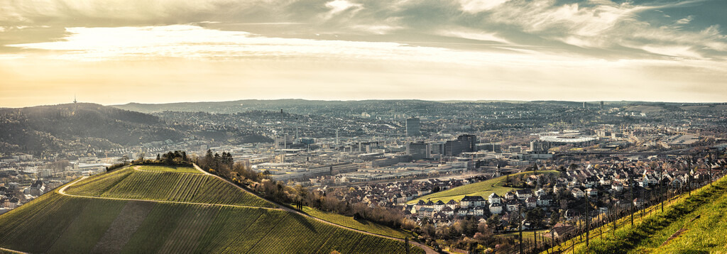 Panorama über Neckartal bei Stuttgart,Weinberge | Eine Panoramaaufnahme über Stuttgart , mit Blick vom Württemberg. - Realisiert mit Pictrs.com