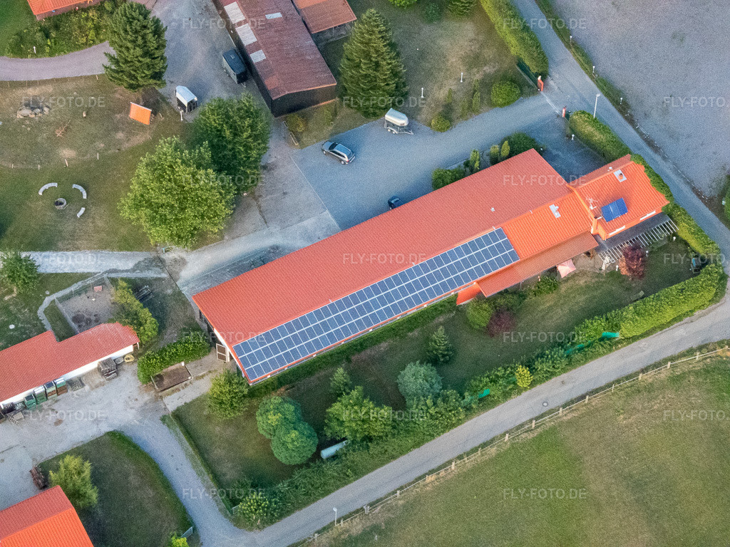 Luftbild: Pferdehof im Langasserweg in Herxheim bei Landau im Bundesland Rheinland-Pfalz in Deutschland. Foto: P7130246.jpg vom 13.07.2017 durch Werner Riehm/FLY-FOTO.de