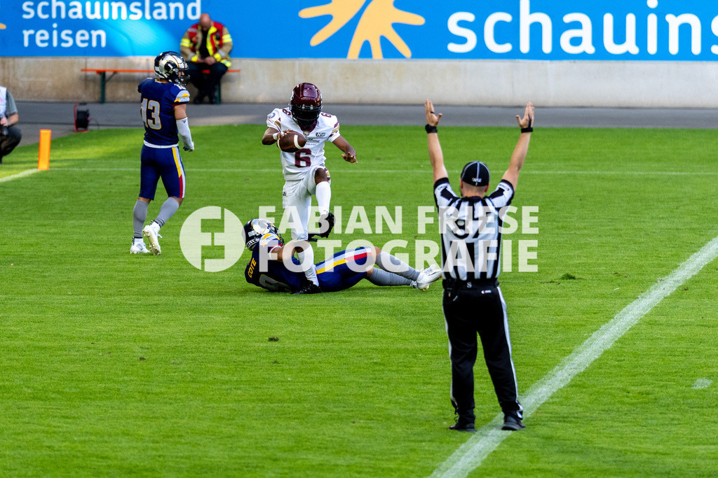 GER Rhein Fire vs. Alpine Rams, American Football, AFLE, Saison 2026, 01.08.2026 | Touchdown durch Kaylon Geiger (Rhein Fire, #06),GER Rhein Fire vs. Alpine Rams, American Football, AFLE, Saison 2026, 01.08.2026Foto: Eibner-Pressefoto/Fabian Friese - Realisiert mit Pictrs.com