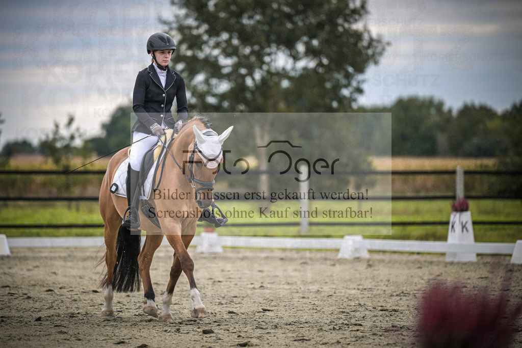 DOS_2239 | Entdecke hochwertige Reitturnierfotos von Foto Oger. Professionell, emotional und authentisch – jetzt Lieblingsmomente im Shop bestellen.Deutschlandweite Turnierfotografie. - Realisiert mit Pictrs.com