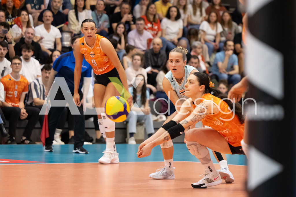 Volleyball I Frauen I Saison 2025-2026 I Volleyball NLA | Women I  Playoffs Finals 1/5 I viteos NUC - VC Kanti Schaffhausen I 06.04.2026 | Hochwertige Sportfotos kaufen & lizenzieren für Medien, Vereine, Agenturen & Sportler:innen. Entdecke professionelle Sportfotografie im Bildshop von Alexander Franzen. - Realisiert mit Pictrs.com