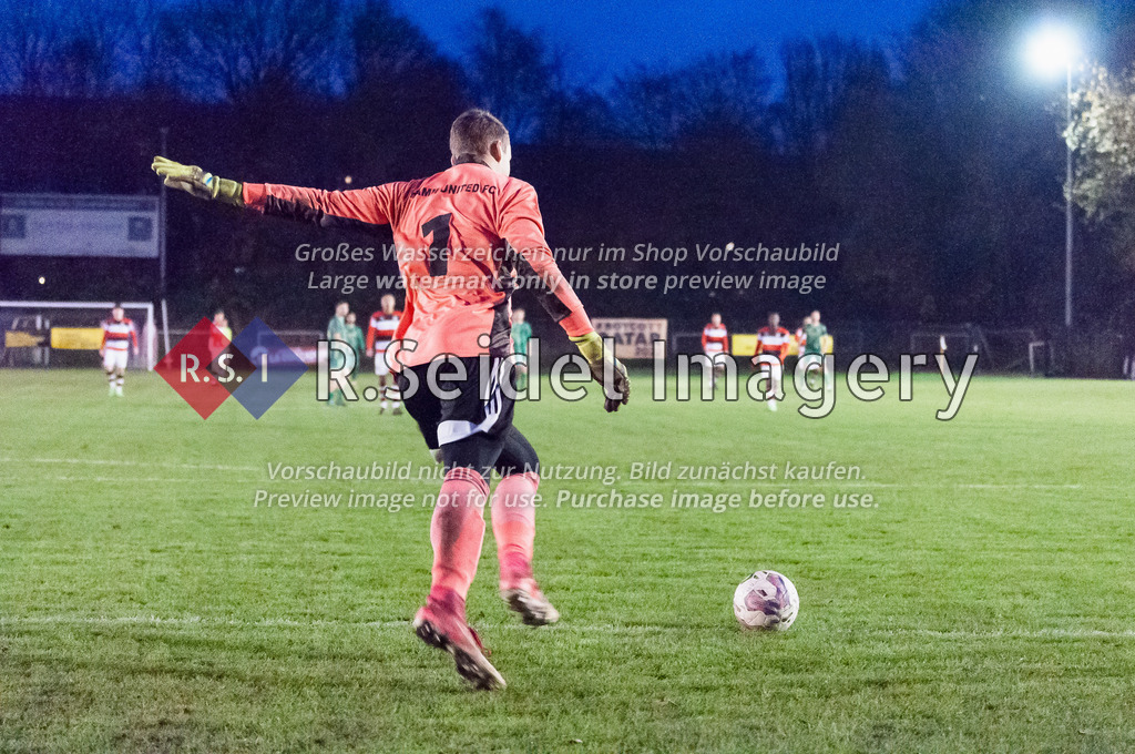 Fußball, Saison 2022/23, Oberliga Hamburg, Altona 93 - Hamm United FC, Adolf-Jäger-Kampfbahn (Hamburg), 03.12.2022, 22. Spieltag | Thomas-Marius Kuballa (#1, Hamm United, Torwart)