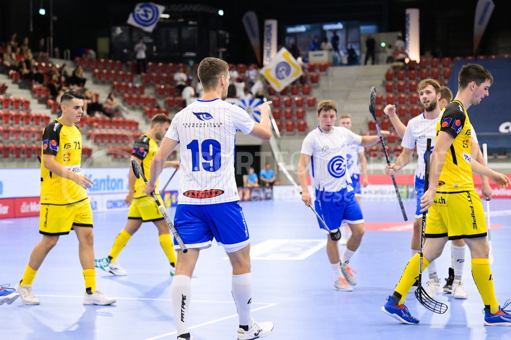 GC Unihockey vs HC Rychenberg - 27. August 2022 | GC Unihockey vs HC Rychenberg
AXA Arena, Winterthur
Daniel Steiger (#19 GC Unihockey) erzielt das 2:5.
Bild: Sportfotografie Markus Aeschimann | www.markus-aeschimann.ch - Realisiert mit Pictrs.com