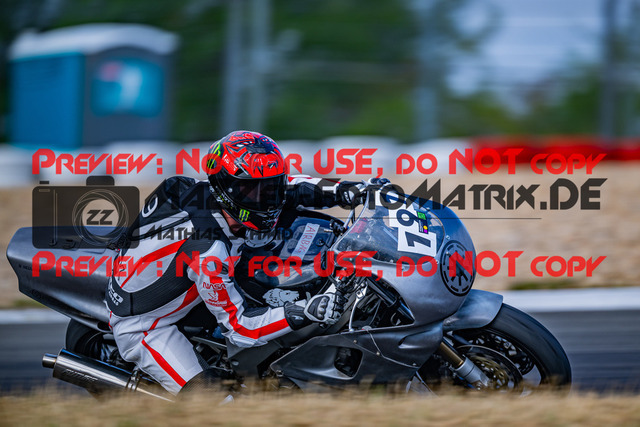 MaZZes_FotoMatrix_230719_6563 | GRUEN