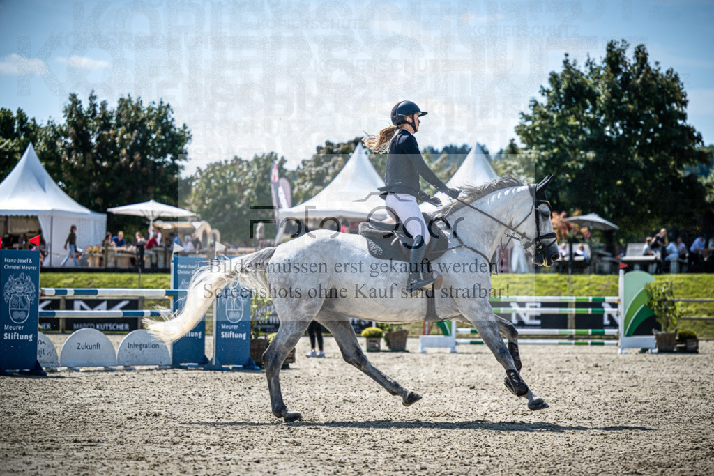 DOS_3753 | Entdecke hochwertige Reitturnierfotos von Foto Oger. Professionell, emotional und authentisch – jetzt Lieblingsmomente im Shop bestellen.Deutschlandweite Turnierfotografie. - Realisiert mit Pictrs.com