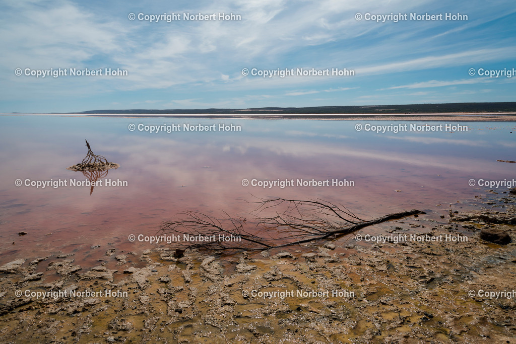 AST_1172 | Der Pink Lake an der australischen Westküste. - Realisiert mit Pictrs.com