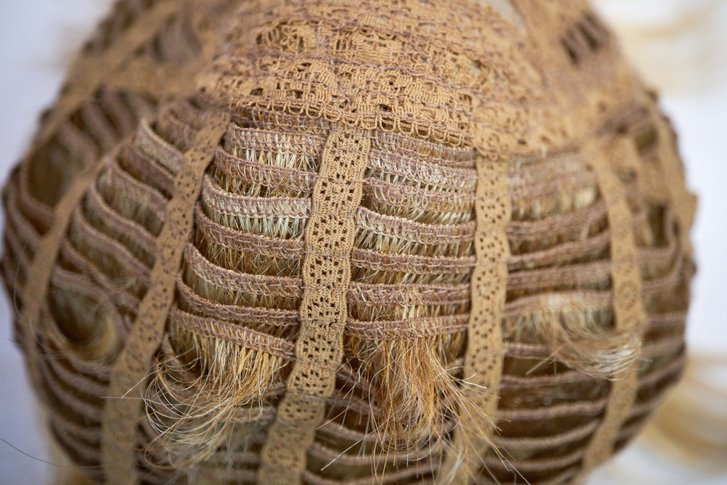 Innenteil einer Perücke | WIen, Austria - February 02, 2023; Star Perückensalon GmbH.; Innenteil einer Perücke. - Realisiert mit Pictrs.com