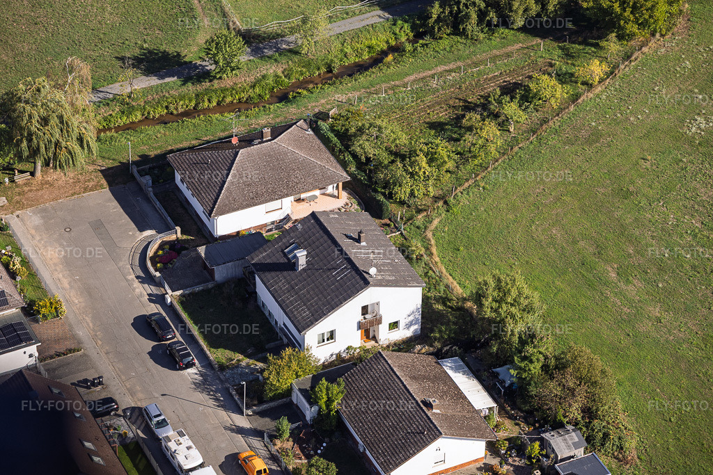 Luftbild: Ortsansicht im Ortsteil Sickenhofen in Babenhausen im Bundesland Hessen in Deutschland. – Foto: IMG_159380.jpg vom 22.09.2026 durch Werner Riehm/FLY-FOTO.de – Auflösung des Originals: 6000 x 4000 px